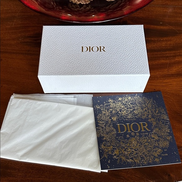 New Dior long wallet size gift box, Dior tissue paper and limited edition card - Picture 1 of 14